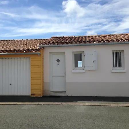 Vakantiehuis Maison Cosy Avec Piscine Partagee Le Château-dʼOléron