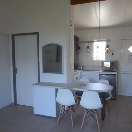 Дом отдыха Maison Cosy Avec Piscine Partagee Ле-Шато-д'Олерон