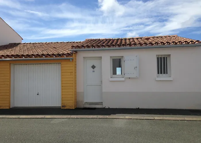 Vakantiehuis Maison Cosy Avec Piscine Partagee Le Château-dʼOléron